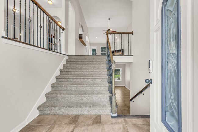 Building Photo - 1712 Apache Way