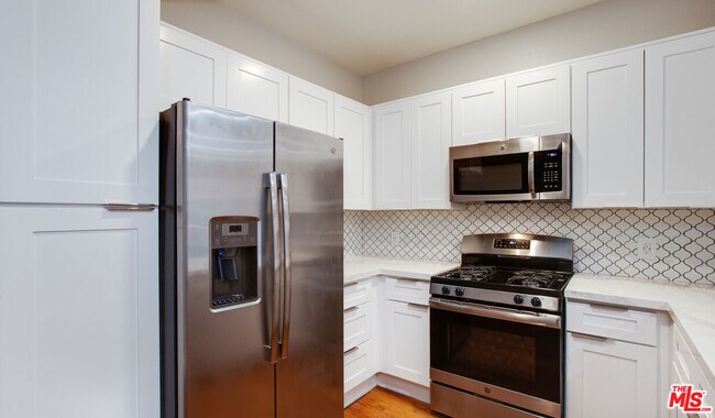 Foto del edificio - 5553 W 6th St