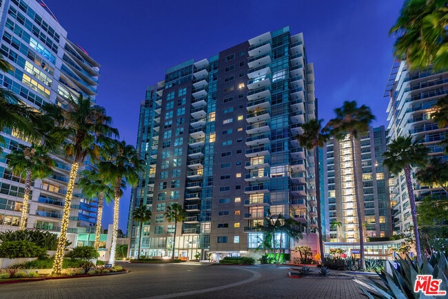Foto del edificio - 13650 Marina Pointe Dr