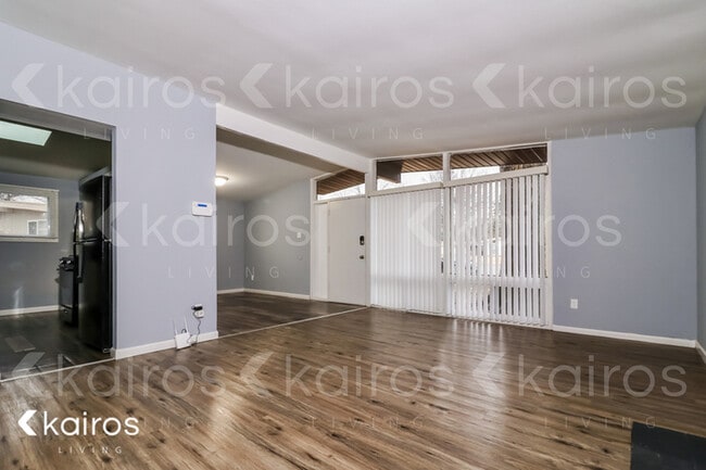 Building Photo - 775 Pebble Lane