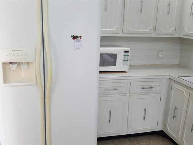 Building Photo - 2940 N Course Dr