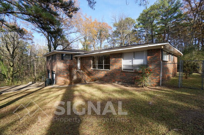 Building Photo - 1045 Walker Ave
