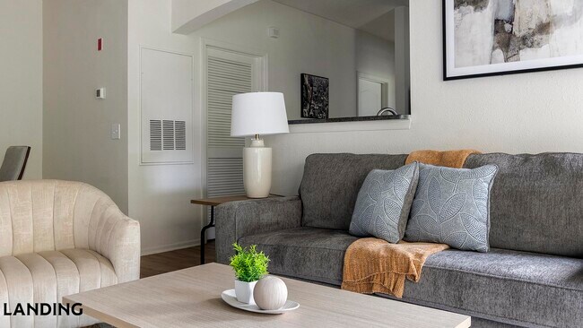 Foto del edificio - 9727 Touchton Rd