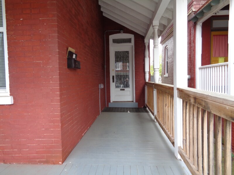 Building Photo - 714 4th St