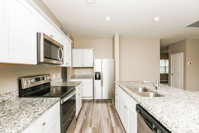 Building Photo - 13320 Wysong Dr