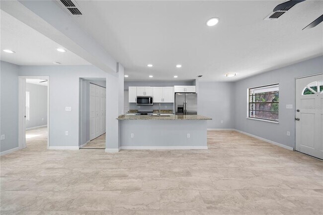 Foto del edificio - 724 W Fairbanks Ave