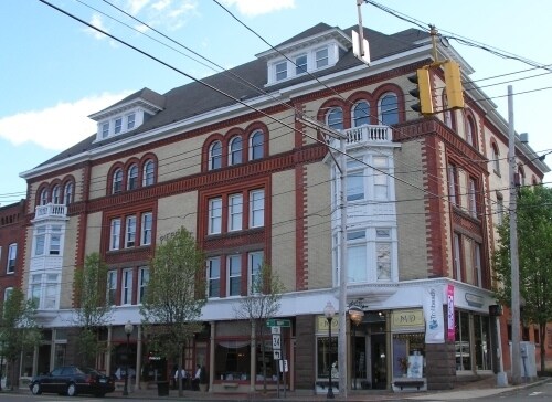 Primary Photo - 494-500 Howe Ave