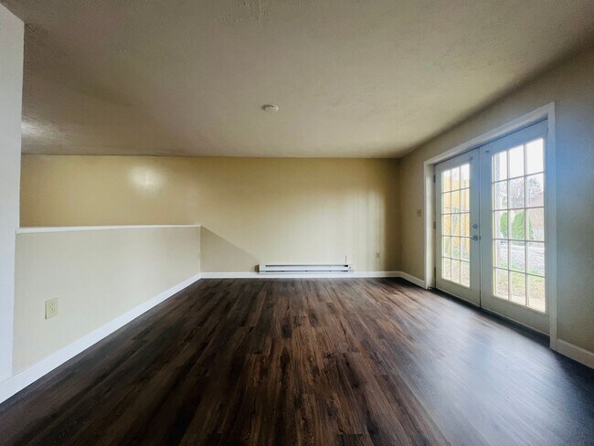 Foto del edificio - 1107-1111 Burns Ave