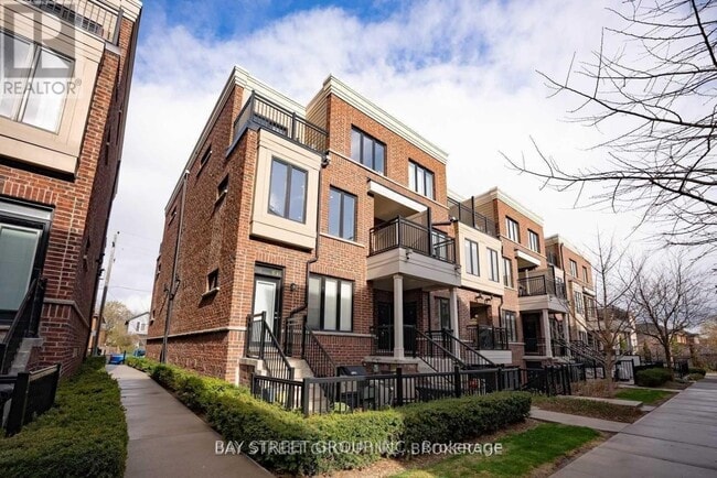 Building Photo - 10 Carnation Ave