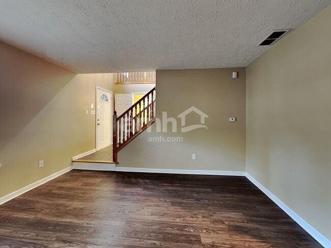 Foto del edificio - 5391 Ripplingbrook Way