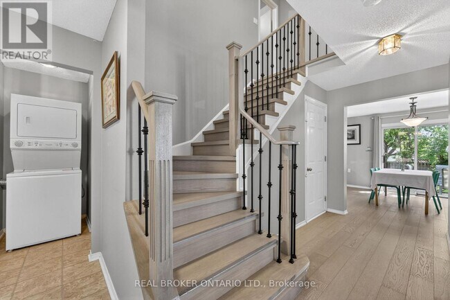 Photo du bâtiment - 1895 Applewood Ave