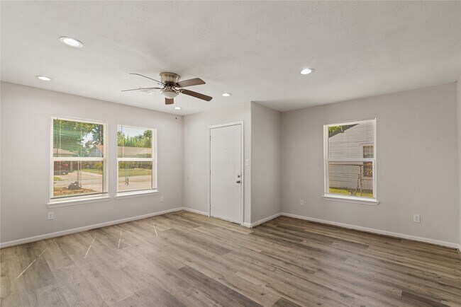 Foto del edificio - 5405 Chennault Rd