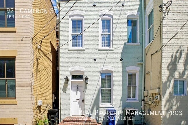 Photo - 921 Cameron St Townhome