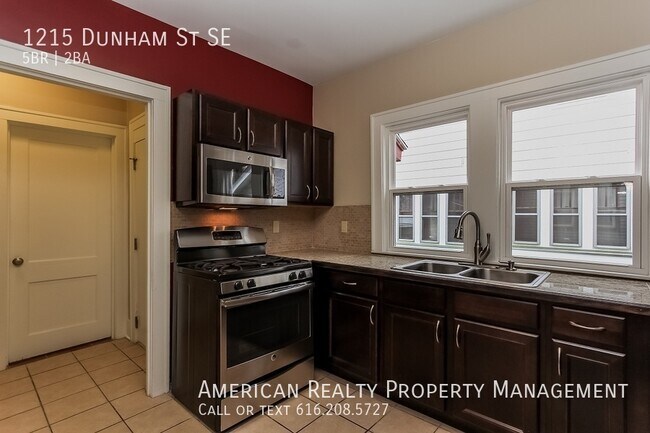 Foto del edificio - 1215 Dunham St SE