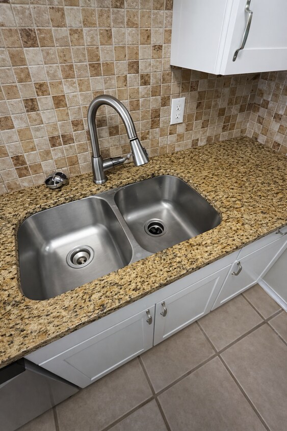 Foto del edificio - AVAILABLE END OF JUNE! 3 Bed 1 Bath
