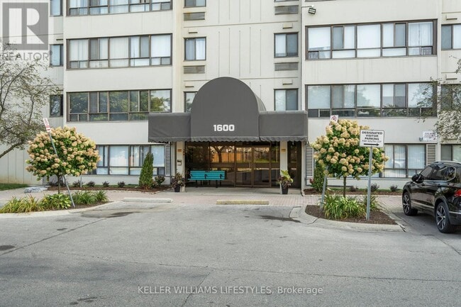 Building Photo - 1600 Adelaide St