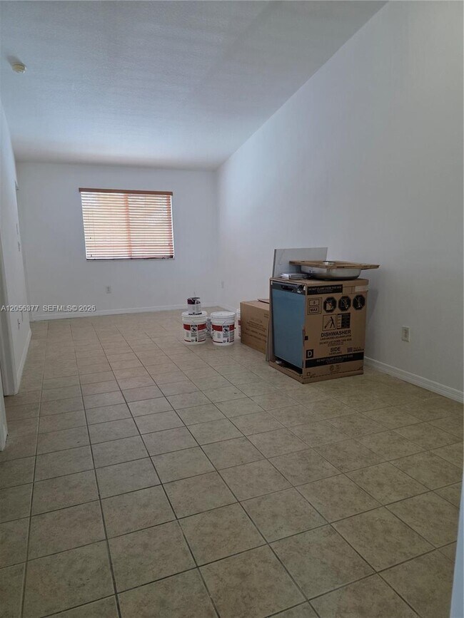 Foto del edificio - 3415 NE 9th Dr