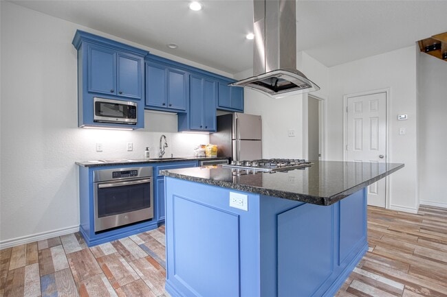 Foto del edificio - 425 Campbell Rd