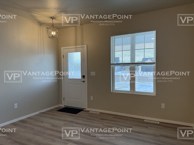 Building Photo - N9320 Gemstone Ct