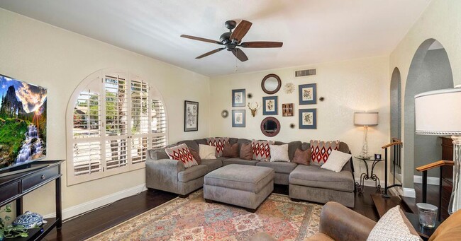 Building Photo - 101 W Tierra Buena Ln