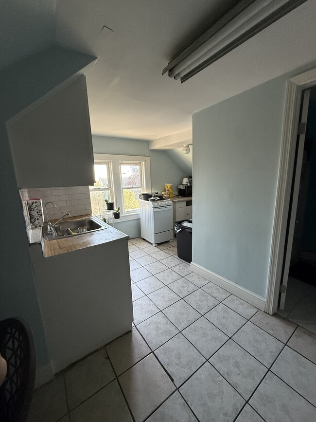 Foto del edificio - 87 Manhattan Ave