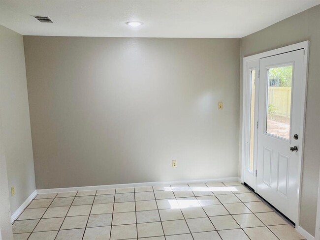 Building Photo - 90 S Wavy Oak Cir