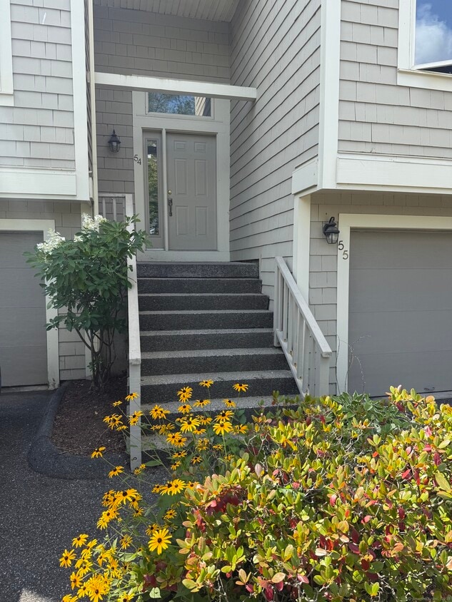 Primary Photo - 11 Boulevard Dr