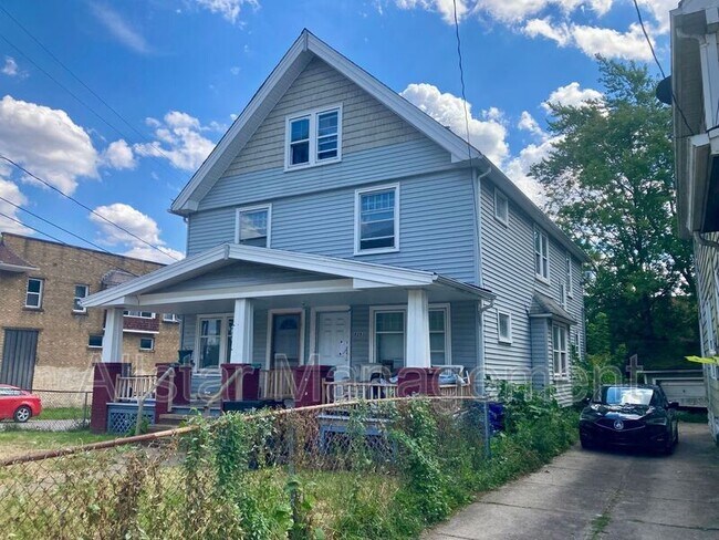 Foto del edificio - 8201 Denison Ave