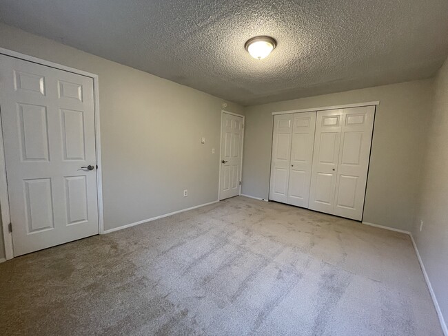 Second bedroom, two closets - 1518 NE 195th St