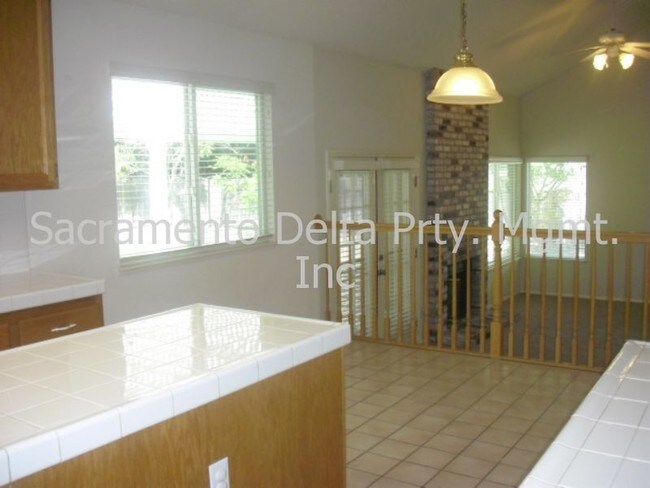Foto del edificio - 9516 Royston Way