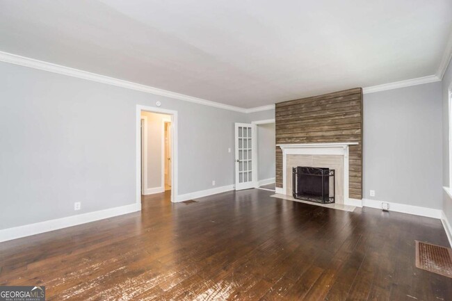 Building Photo - 2607 Jefferson Terrace