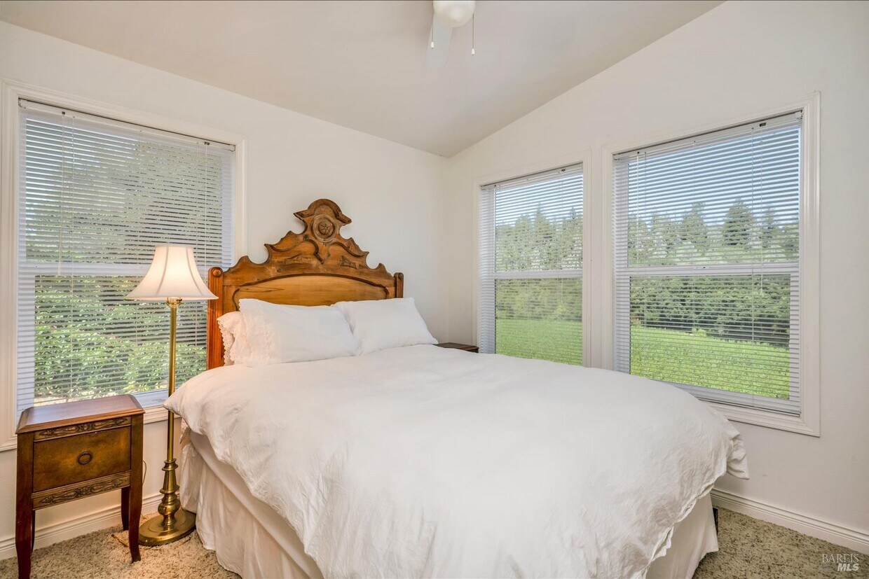 Foto principal - 1623 Whitehall Ln
