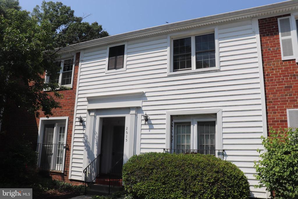 Foto principal - 2615 S Walter Reed Dr