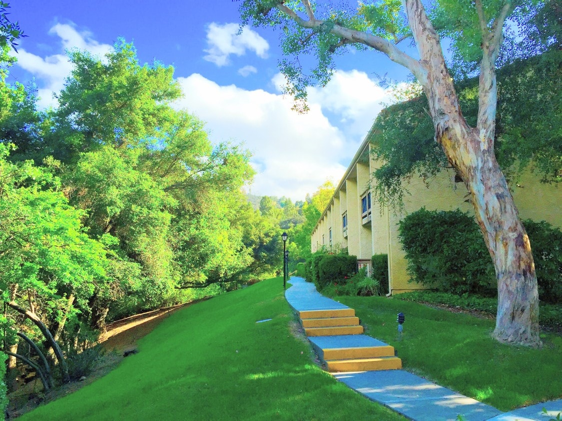 23637 Park Capri, Calabasas, CA 91302 Condo for Rent in Calabasas, CA