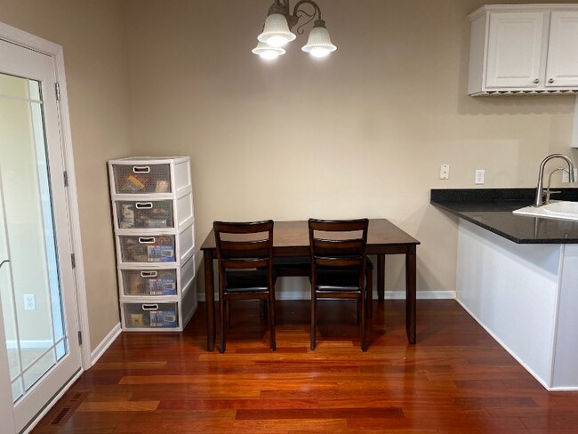 Foto del edificio - 5030 Archer Ln N