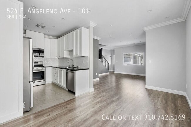 Building Photo - 524 E Angeleno Ave