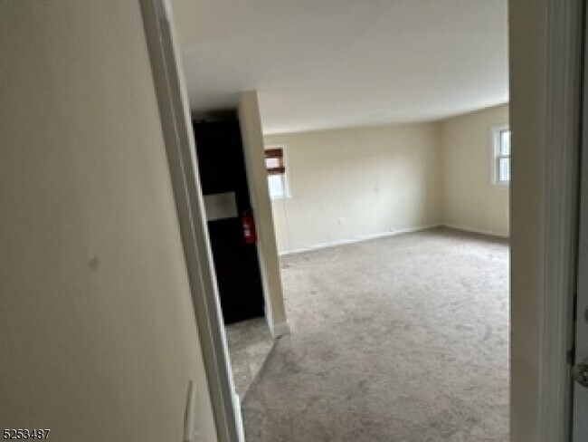 Foto del edificio - 131 Mt Pleasant Ave