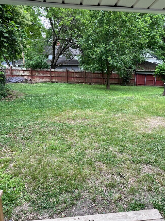 Foto del edificio - 1609 Trogdon St