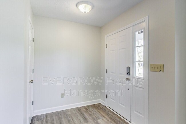 Foto del edificio - 839 Stonehurst Dr