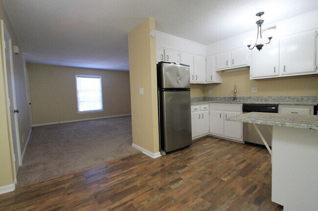 Foto del edificio - Exclusively Offered by Muse Realty, LLC