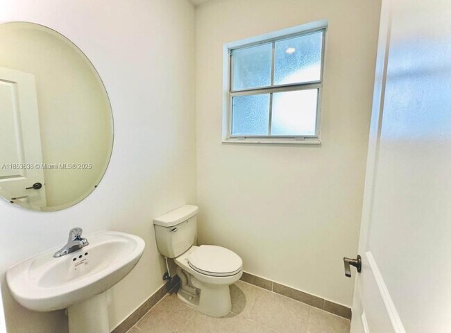 Foto del edificio - 1658 SE 26th Ter