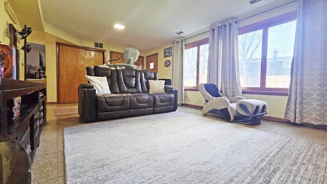 Foto del edificio - 3312 Madison St