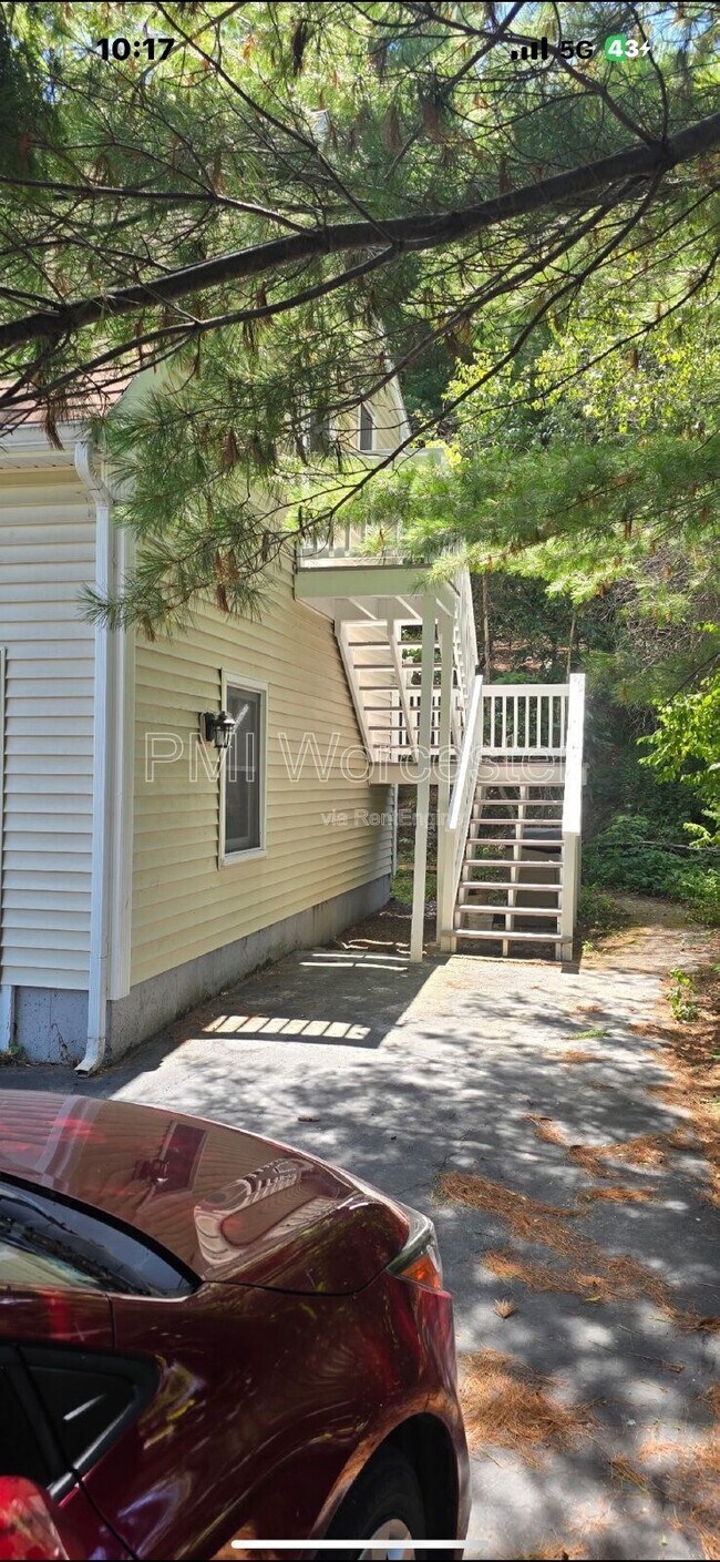 Building Photo - 28 Brookside Ave
