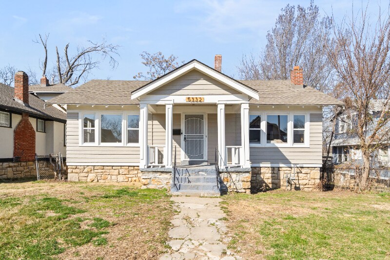 Primary Photo - 5332 Highland Ave