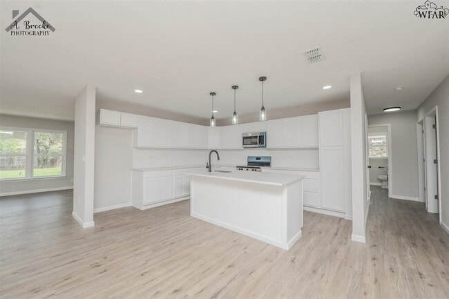 Foto del edificio - 1612 Christine Rd