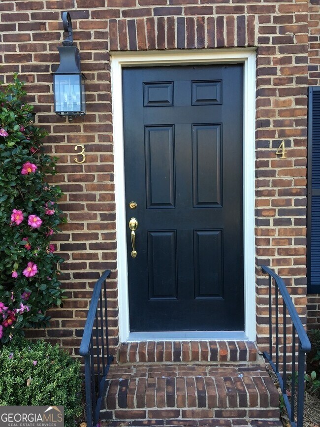 Building Photo - 110 Milledge Terrace