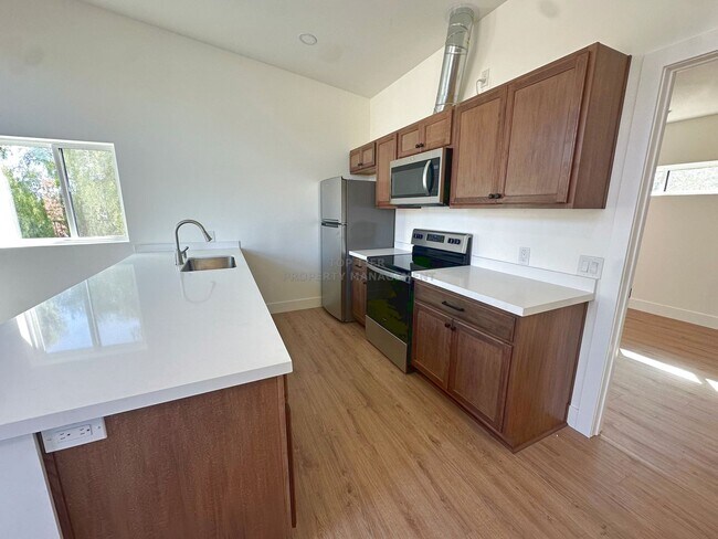 Foto del edificio - Newer ADU in the Heart of Vista!  1 Bed, 1 Bath.