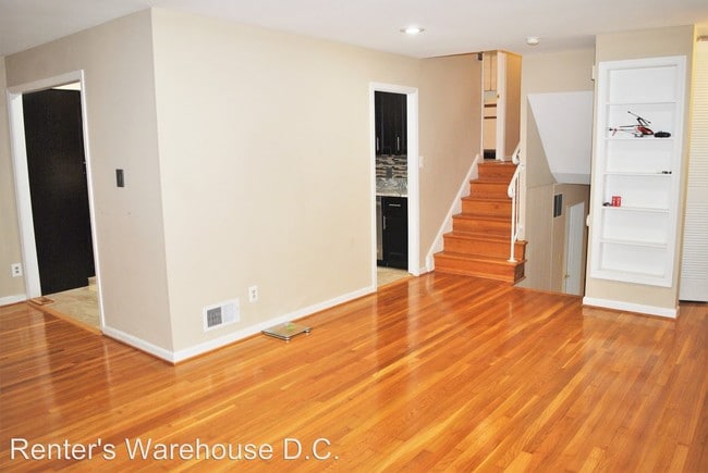Building Photo - 3 br, 2 bath House - 7801 Royston St