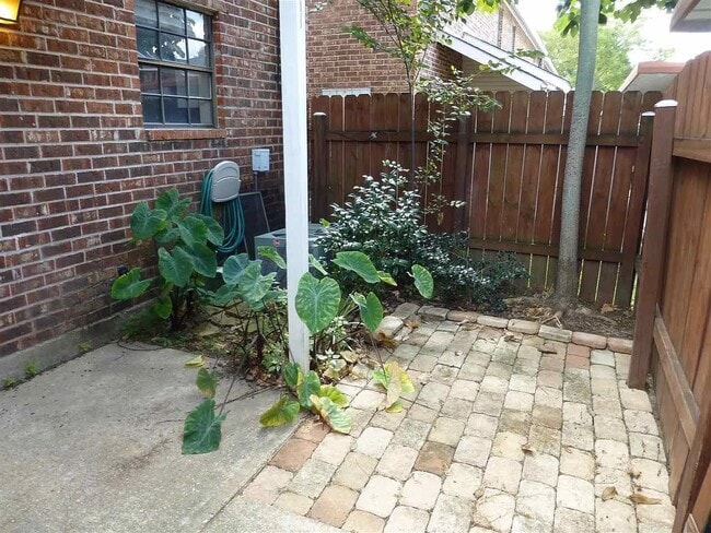 Building Photo - 4356 Stumberg Ln