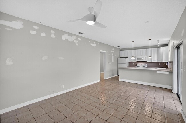 Photo - 625 NE 10th Ave Apartment